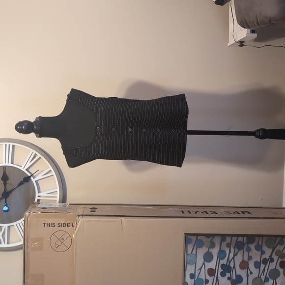 Banana Republic Button Down Sleeveless Top - Picture 1 of 5